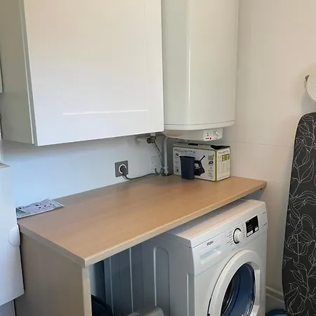 Noisette- T2 Lumineux, Proche Centre En Rdc, Tres Bien Equipe Avec Terrasse Apartmán