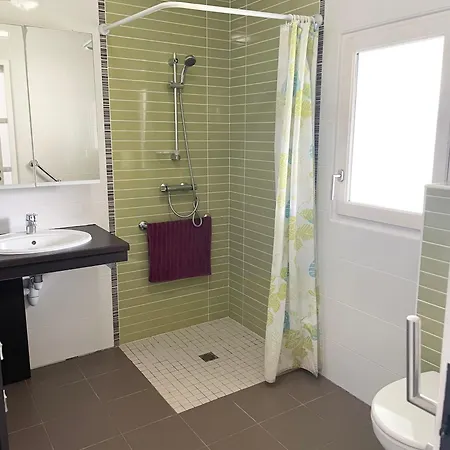 Apartment T2 Lumineux, Proche Centre En Rdc, Tres Bien Equipe Avec Terrasse *