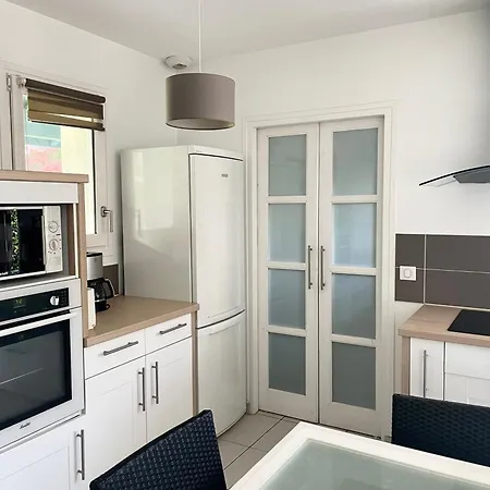 T2 Lumineux, Proche Centre En Rdc, Tres Bien Equipe Avec Terrasse * Salies-de-Bearn