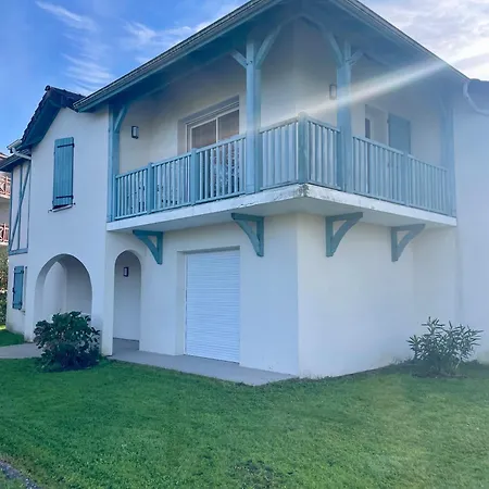 Noisette- T2 Lumineux, Proche Centre En Rdc, Tres Bien Equipe Avec Terrasse Apartmán