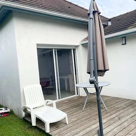 Noisette- T2 Lumineux, Proche Centre En Rdc, Tres Bien Equipe Avec Terrasse Apartmán Salies-de-Béarn