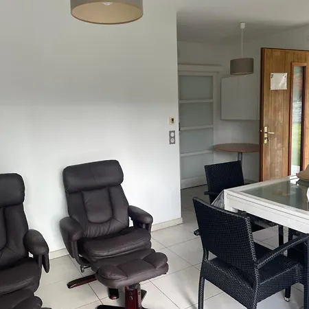 Noisette- T2 Lumineux, Proche Centre En Rdc, Tres Bien Equipe Avec Terrasse *