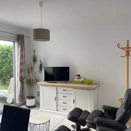 Noisette- T2 Lumineux, Proche Centre En Rdc, Tres Bien Equipe Avec Terrasse Apartmán *