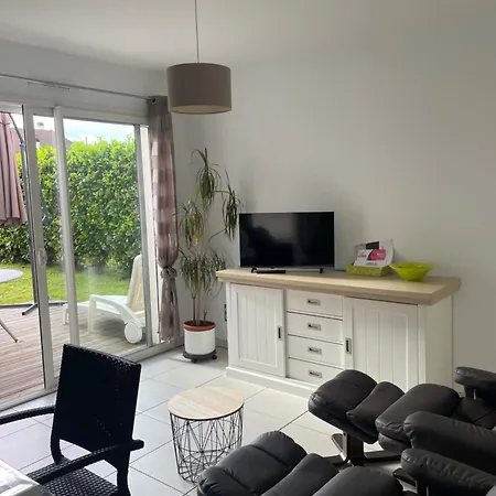 Noisette- T2 Lumineux, Proche Centre En Rdc, Tres Bien Equipe Avec Terrasse Salies-de-Béarn